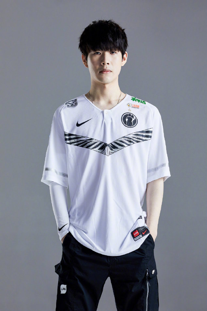 LPL今日首发：Rookie首秀搭档Karsa