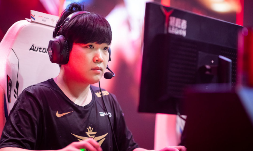 杰杰扎克拯救了局面，做出了巨大贡献。 GALA 追击三杀。 Invictus Gaming 从1-0反弹，保留了晋级的希望。