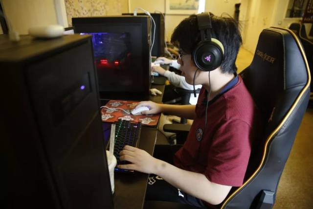 Heroic 签约 Chr1zN 替换 LNZ