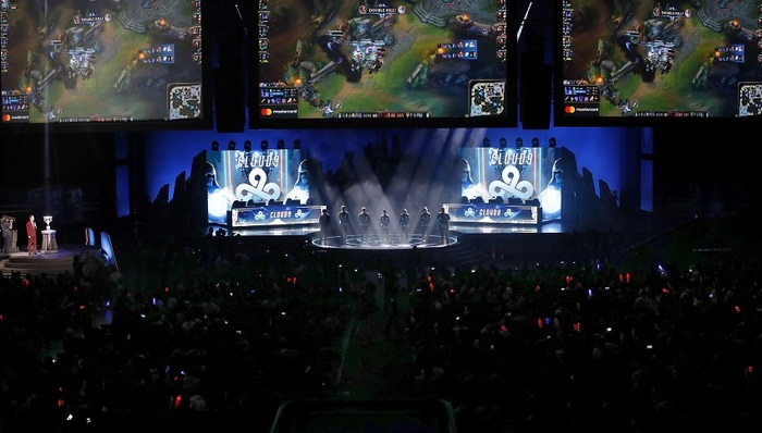 Mouz 是最后一支晋级 PGL Cluj-Napoca 2025 季后赛的队伍，击败了 Virtus.pro 。